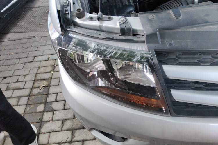 Used JAC Refine M3 2019 Creator Edition 1.8L Luxury Model Right Front Headlight