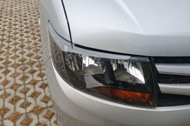 Used JAC Refine M3 2019 Creator Edition 1.8L Luxury Model Right Front Headlight