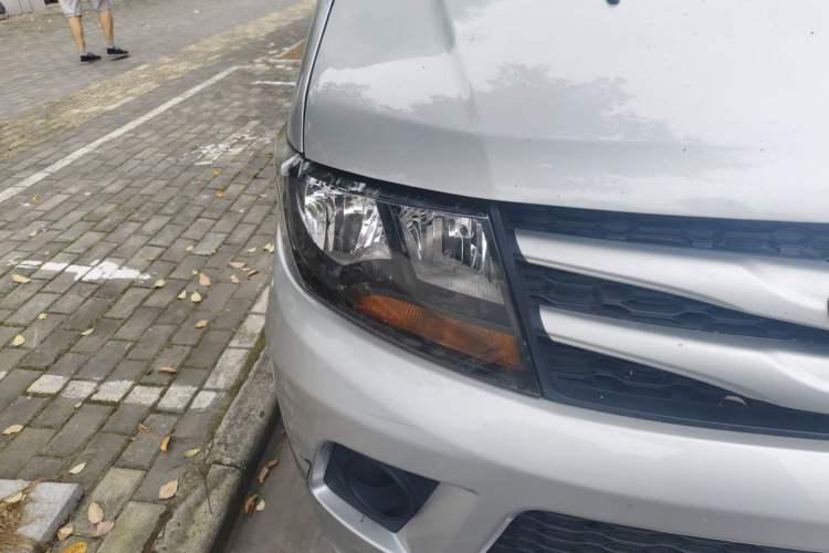 Used JAC Refine M3 2019 PLUS Maker Edition 1.8L Luxury Model Right Front Headlight