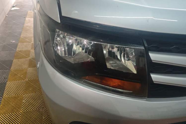 Used JAC Refine M3 2019 Creator Edition 1.8L Luxury Model Right Front Headlight