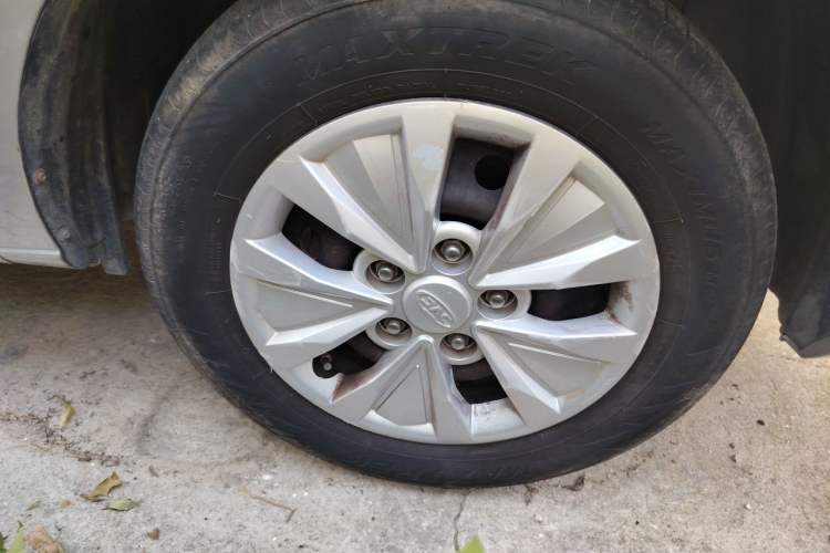 Used JAC Refine M3 2019 Creator Edition 1.8L Luxury Model Right Front Wheel Hub