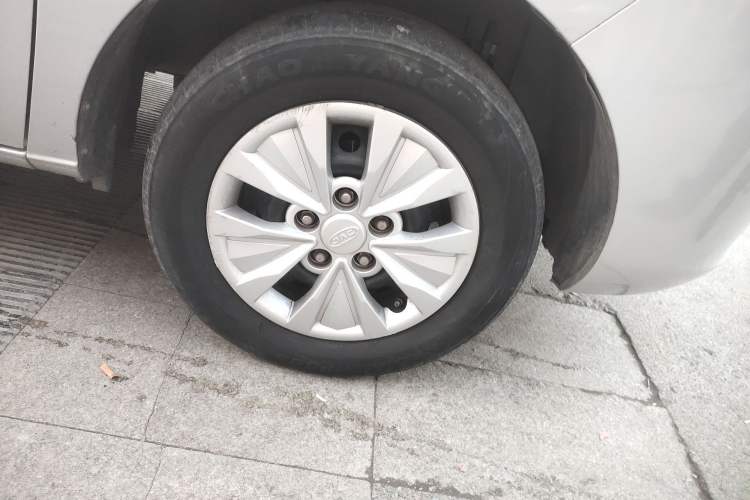 Used JAC Refine M3 2019 Creator Edition 1.8L Luxury Model Right Front Wheel Hub