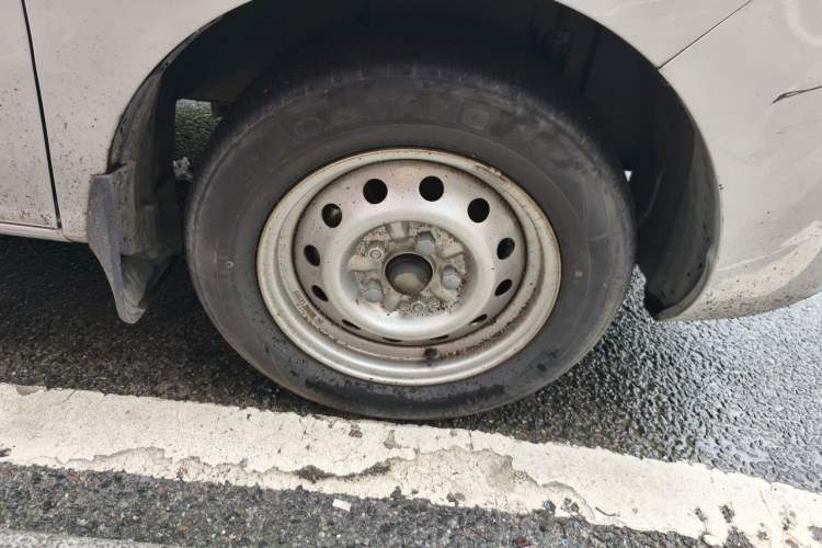 Used JAC Refine M3 2019 1.8L 5-Seater Express Edition Right Front Wheel Hub