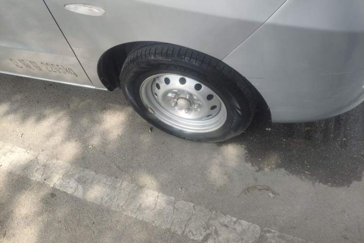 Used JAC Refine M3 2019 1.8L 2-Seat Shuttle Version Right Front Wheel Hub