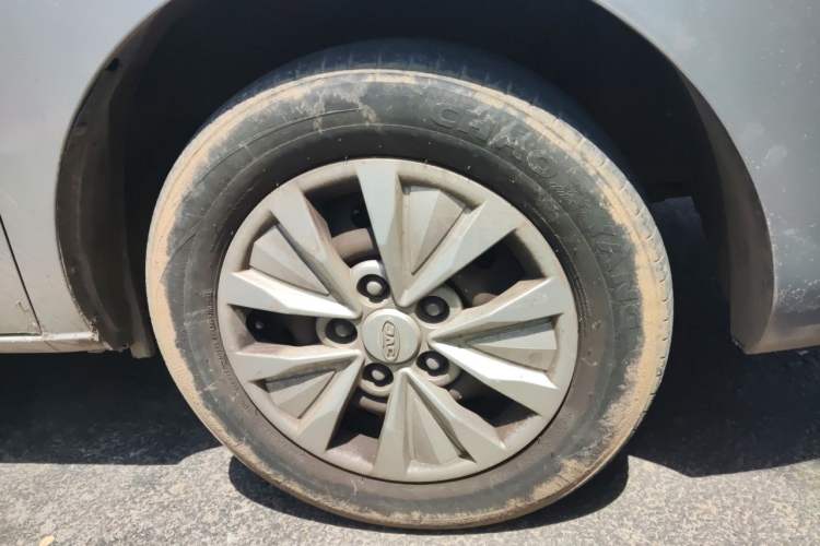 Used JAC Refine M3 2019 Creator Edition 1.8L Luxury Model Right Front Wheel Hub