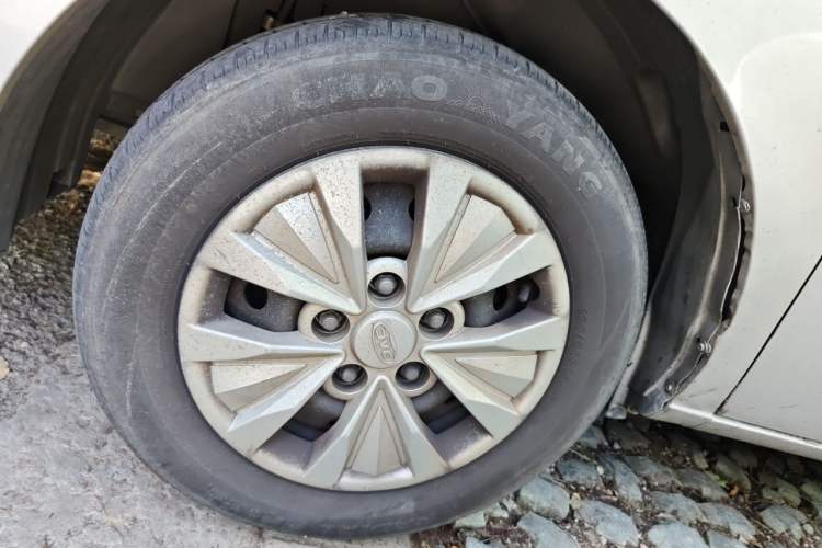 Used JAC Refine M3 2019 Creator Edition 1.8L Luxury Model Right Front Wheel Hub