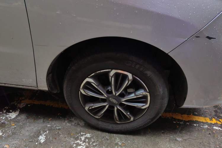 Used JAC Refine M3 2019 IKEA Edition 1.8L Luxury Smart Model Right Front Wheel Hub