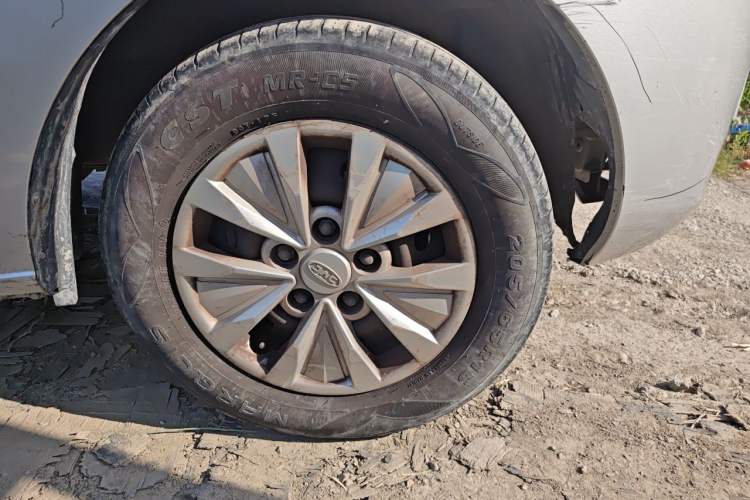 Used JAC Refine M3 2019 PLUS Maker Edition 1.8L Luxury Model Right Front Wheel Hub