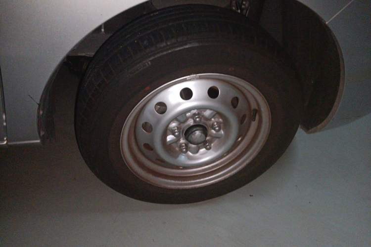 Used JAC Refine M3 2019 1.8L 2-Seat Shuttle Version Right Front Wheel Hub