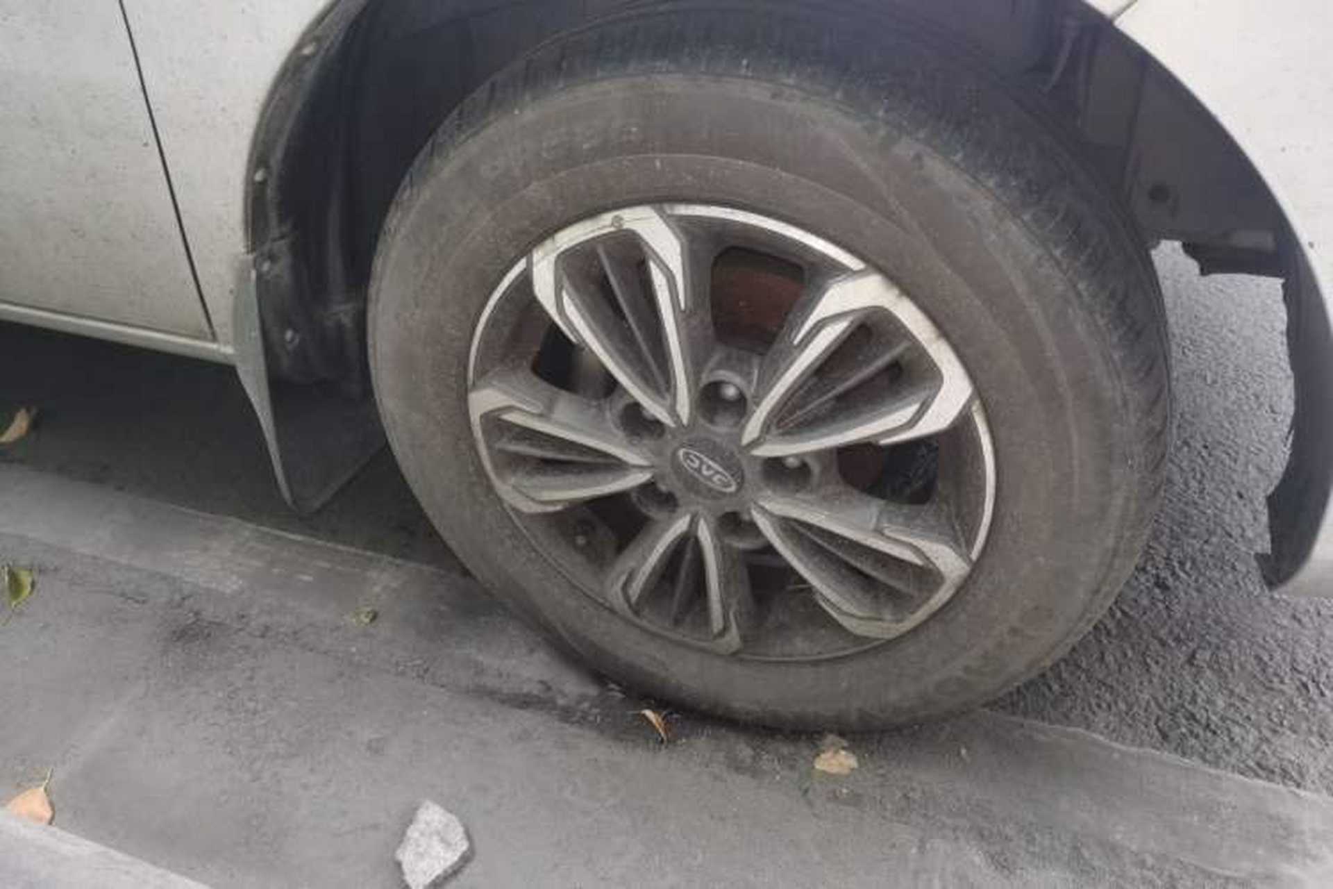 Used JAC Refine M3 2019 IKEA Edition 1.8L Luxury Model Right Front Wheel Hub