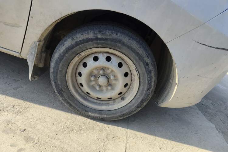 Used JAC Refine M3 2019 1.8L 5-Seater Express Edition Right Front Wheel Hub