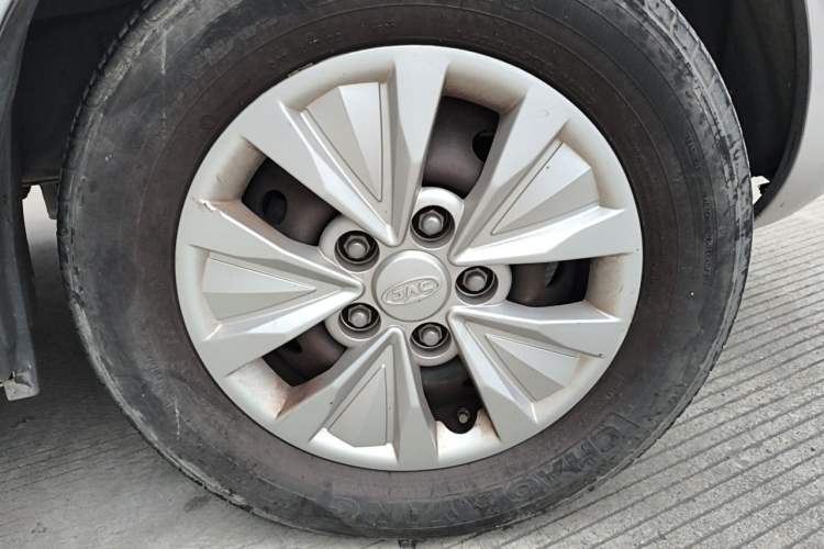 Used JAC Refine M3 2019 PLUS Maker Edition 1.8L Luxury Model Right Front Wheel Hub