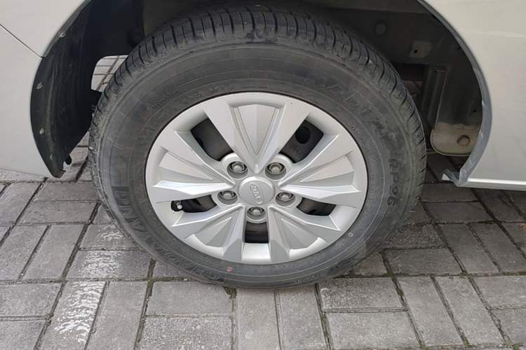 Used JAC Refine M3 2019 PLUS Maker Edition 1.8L Luxury Model Right Rear Wheel Hub