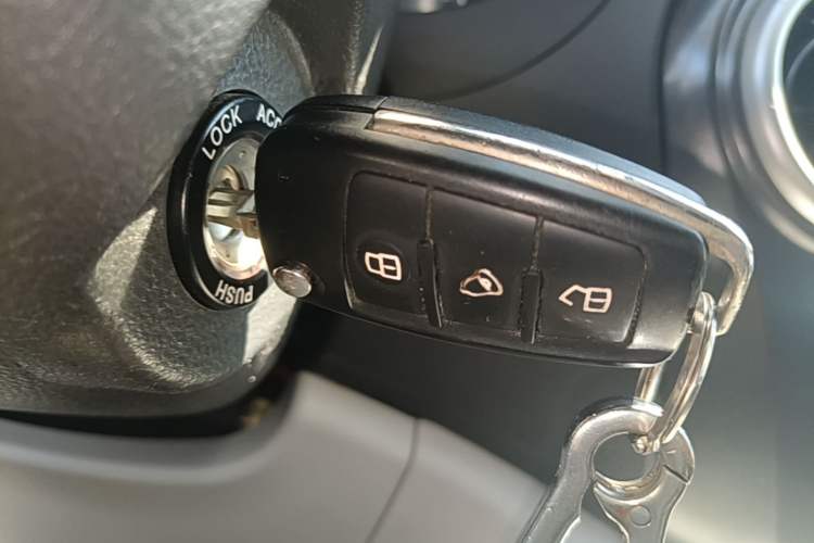 Used JAC Refine M3 2019 PLUS Maker Edition 1.8L Luxury Model Vehicle Key