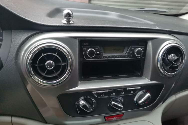 Used JAC Refine M3 2019 IKEA Edition 1.6L Luxury Model Audio And AC Panel