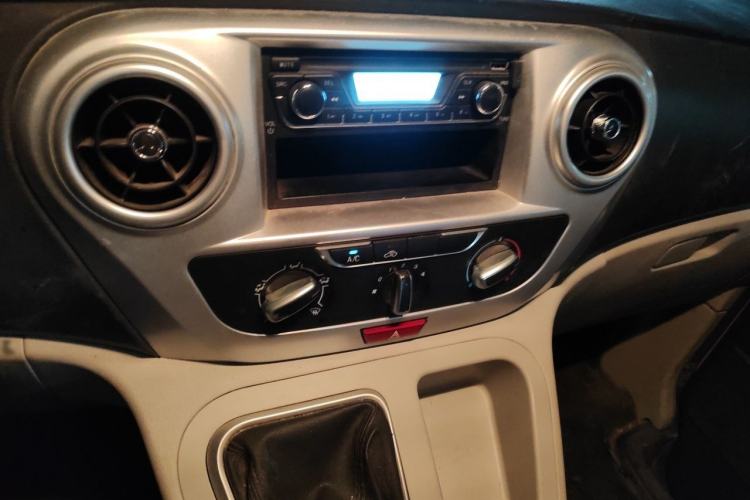 Used JAC Refine M3 2019 1.8L 5-Seater Express Edition Audio And AC Panel