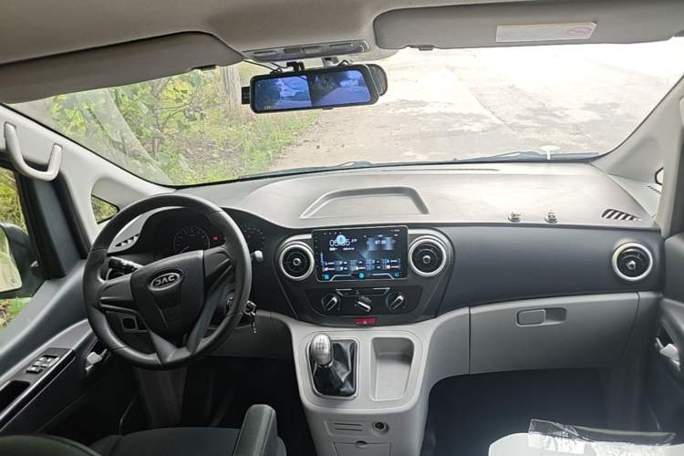 Used JAC Refine M3 2019 Creator Edition 1.8L Luxury Model Center Console