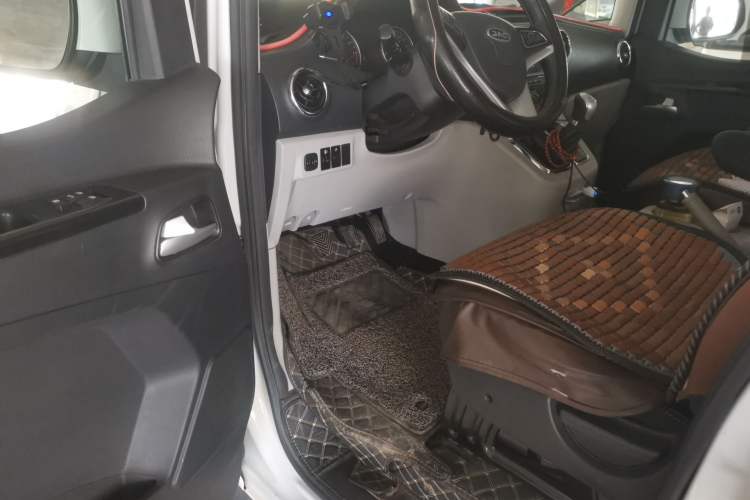 Used JAC Refine M3 2019 IKEA Edition 1.8L Luxury Smart Model Driver Seat