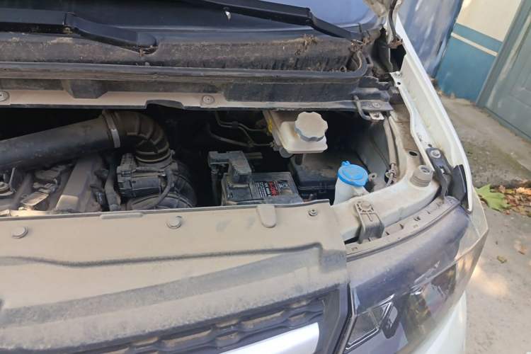 Used JAC Refine M3 2019 Creator Edition 1.8L Luxury Model Engine Bay Left