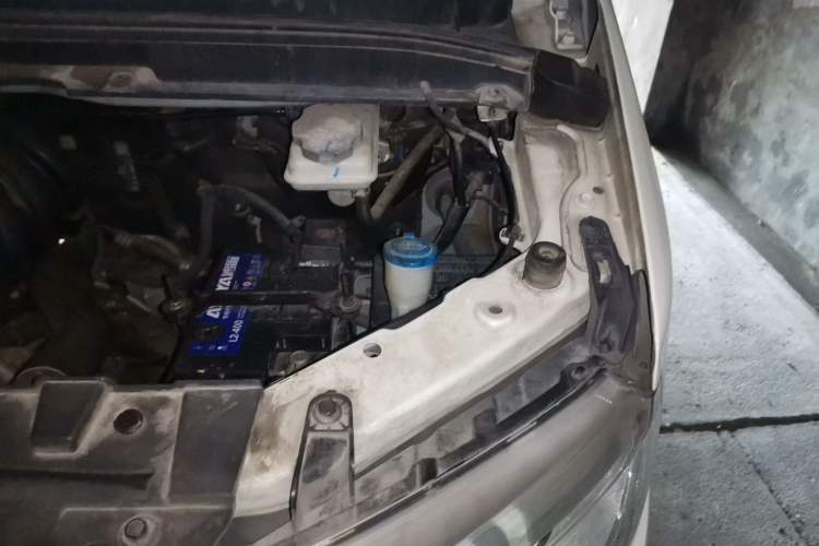 Used JAC Refine M3 2019 IKEA Edition 1.6L Luxury Model Engine Bay Left
