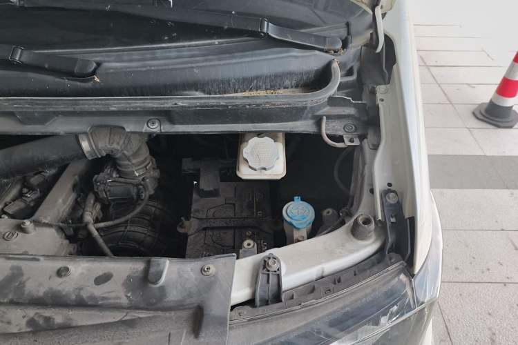Used JAC Refine M3 2019 1.8L 5-Seater Express Edition Engine Bay Left