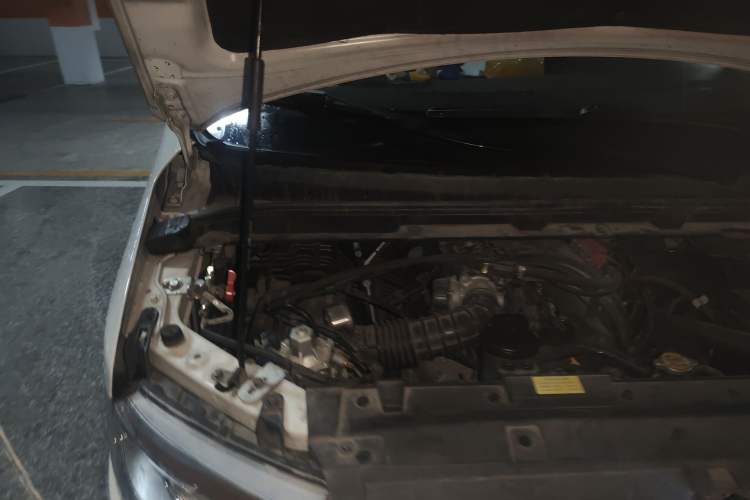 Used JAC Refine M3 2019 IKEA Edition 1.6L Luxury Smart Model Engine Bay Right