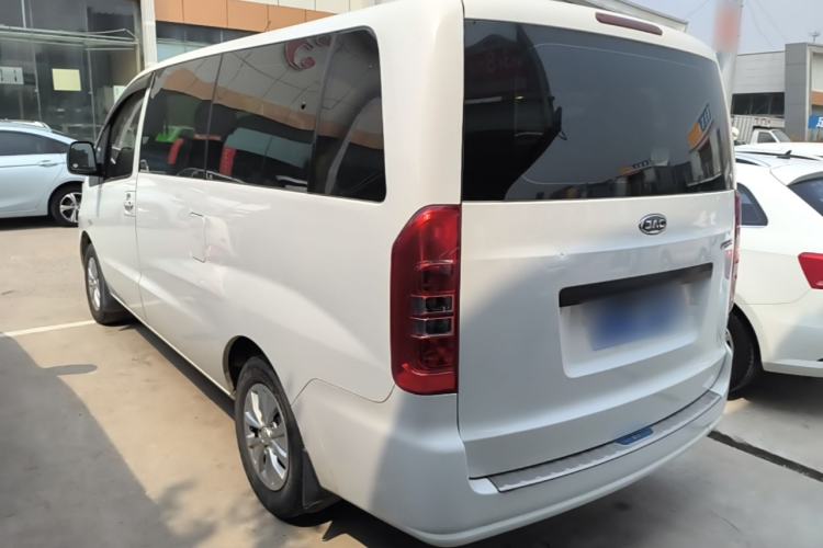 Used JAC Refine M3 2019 PLUS Maker Edition 1.8L Luxury Smart Model with 9 Seats Exterior 2