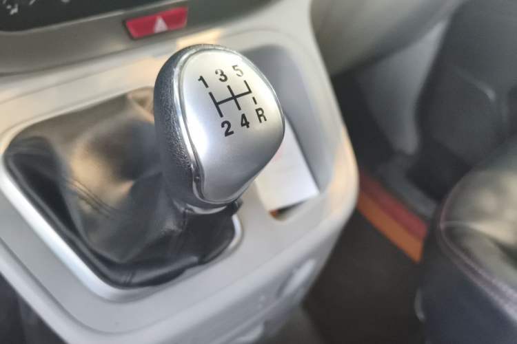 Used JAC Refine M3 2019 PLUS IKEA Edition 1.8L Luxury Model Gear Lever