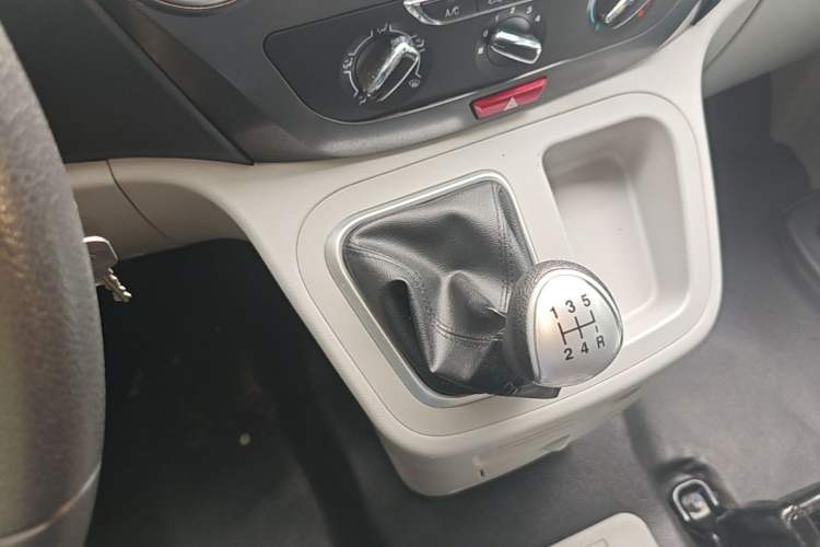 Used JAC Refine M3 2019 Creator Edition 1.8L Luxury Model Gear Lever