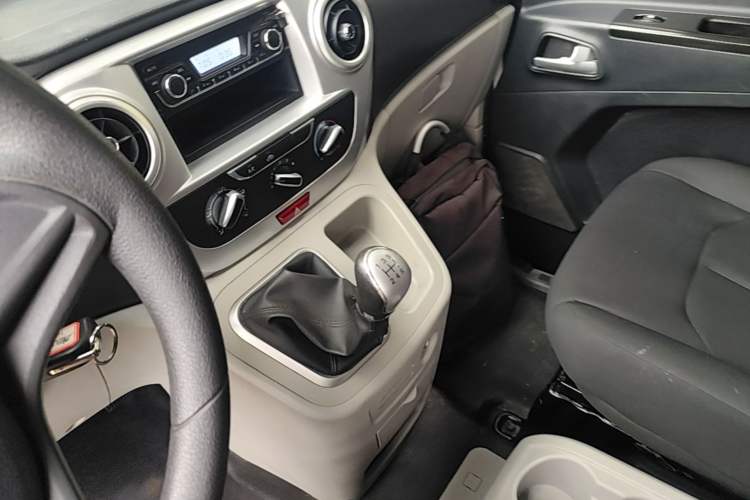 Used JAC Refine M3 2019 PLUS Maker Edition 1.8L Luxury Model Gear Lever
