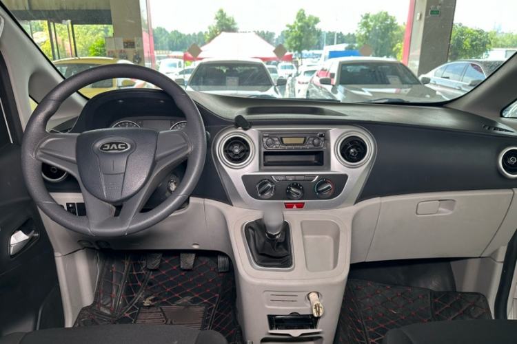 Used JAC Refine M3 2019 PLUS Maker Edition 1.8L Luxury Model Interior 11