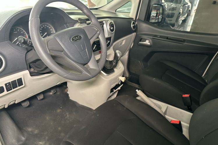 Used JAC Refine M3 2019 PLUS Maker Edition 1.8L Luxury Model Interior 2