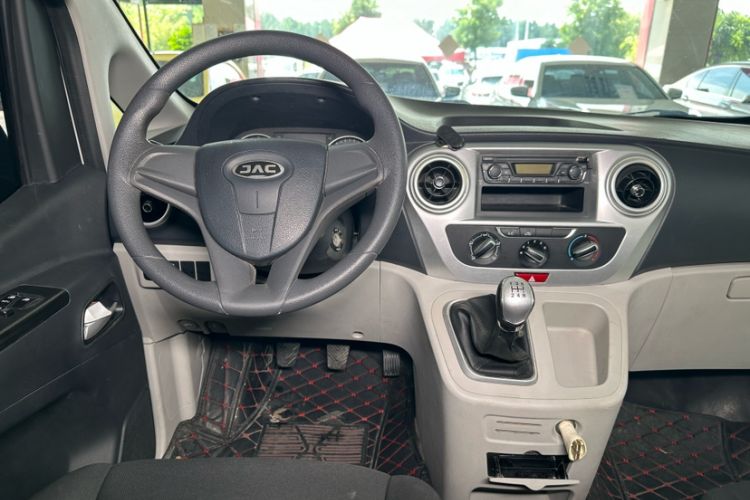 Used JAC Refine M3 2019 PLUS Maker Edition 1.8L Luxury Model Interior 4