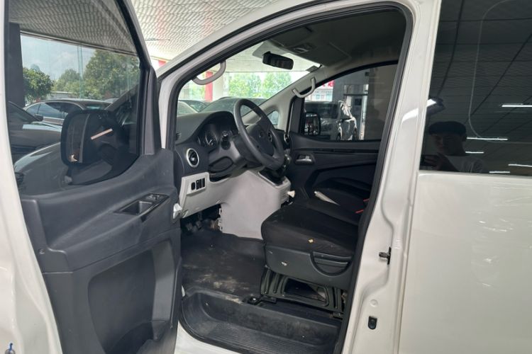 Used JAC Refine M3 2019 PLUS Maker Edition 1.8L Luxury Model Interior 5