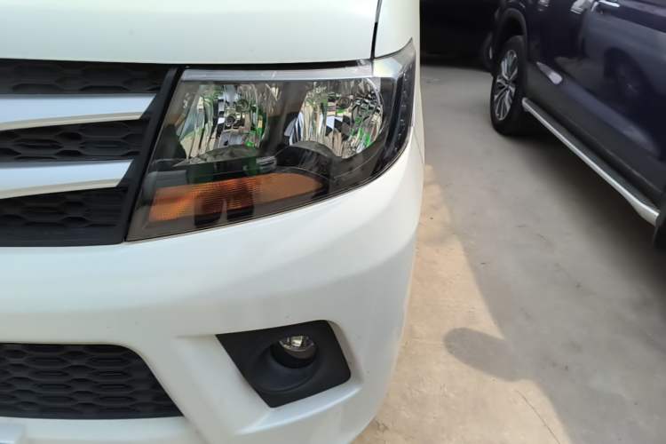 Used JAC Refine M3 2019 PLUS Maker Edition 1.8L Luxury Smart Model with 9 Seats Left Front Headlight