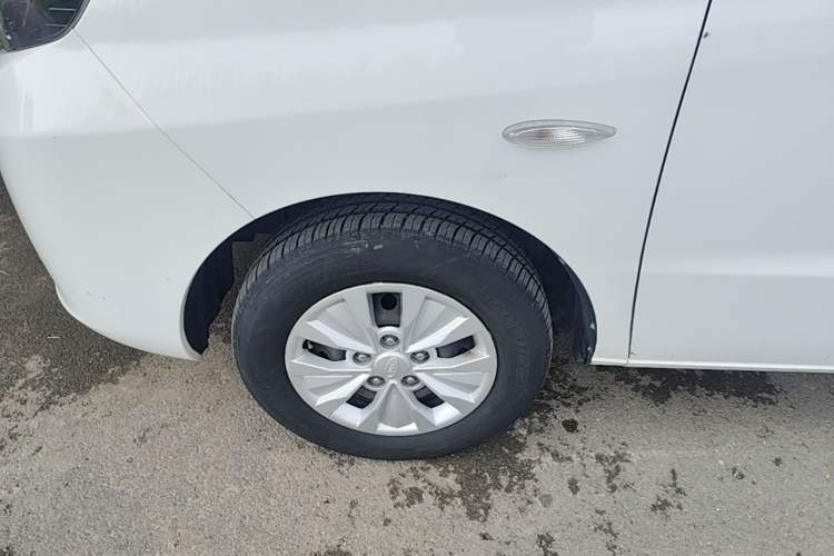 Used JAC Refine M3 2019 PLUS Maker Edition 1.8L Luxury Model Left Front Wheel Hub