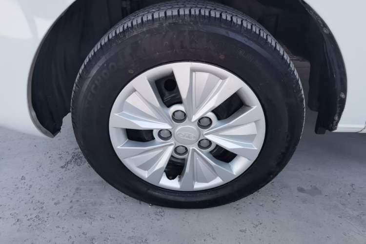 Used JAC Refine M3 2019 Creator Edition 1.8L Luxury Model Left Front Wheel Hub