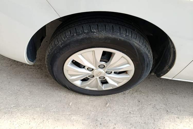 Used JAC Refine M3 2019 Creator Edition 1.8L Luxury Model Left Front Wheel Hub