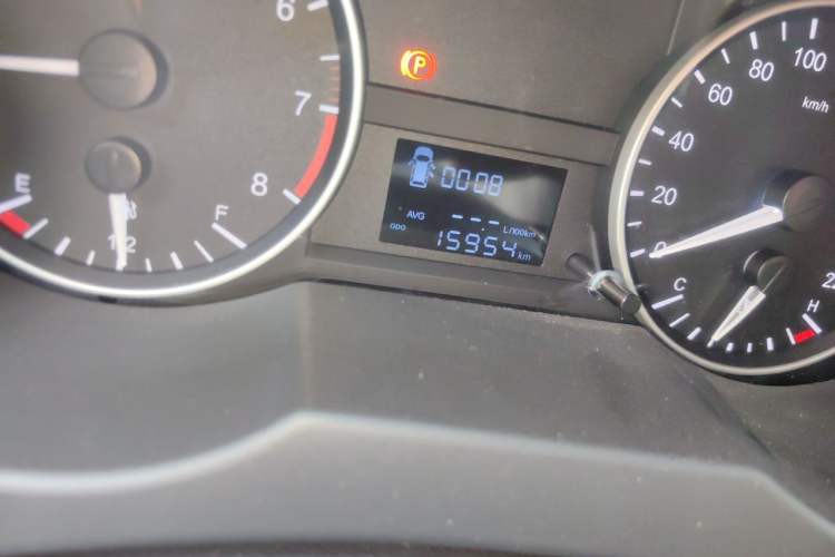 Used JAC Refine M3 2019 1.8L 5-Seater Express Edition Odometer Close Up