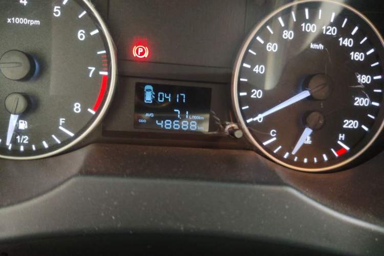 Used JAC Refine M3 2019 IKEA Edition 1.8L Luxury Smart Model Odometer Close Up