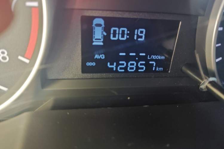 Used JAC Refine M3 2019 PLUS Maker Edition 1.8L Luxury Model Odometer Close Up