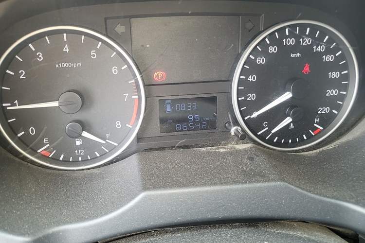 Used JAC Refine M3 2019 IKEA Edition 1.8L Luxury Smart Model Odometer Close Up