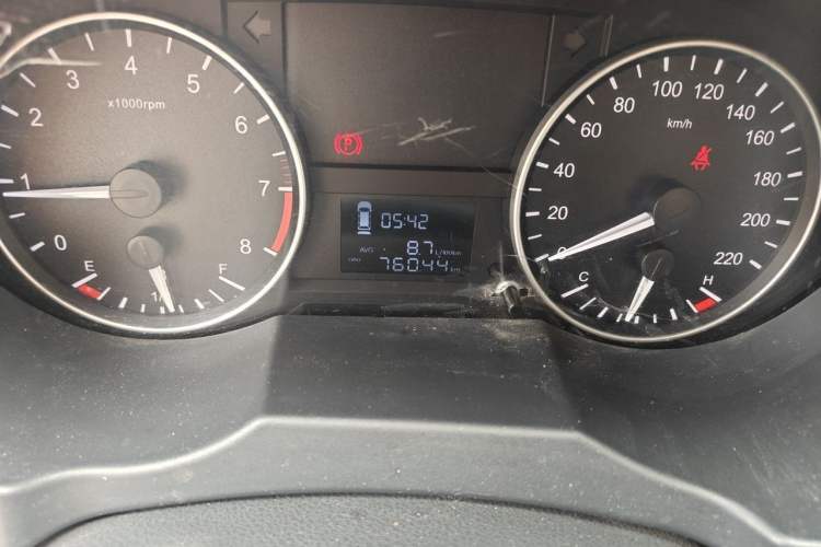 Used JAC Refine M3 2019 Creator Edition 1.8L Luxury Smart Version Odometer Close Up