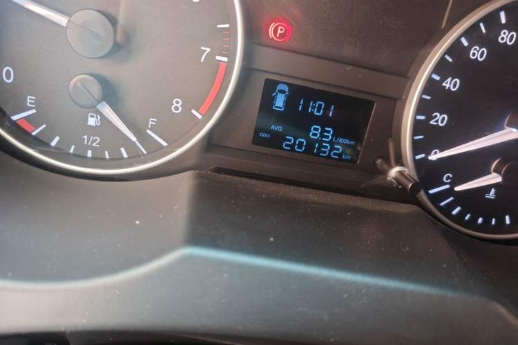 Used JAC Refine M3 2019 PLUS Maker Edition 1.8L Luxury Model Odometer Close Up