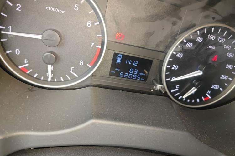 Used JAC Refine M3 2019 Creator Edition 1.8L Luxury Model Odometer Close Up