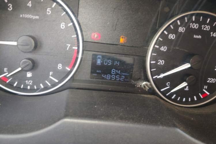 Used JAC Refine M3 2019 PLUS Maker Edition 1.8L Luxury Model Odometer Close Up