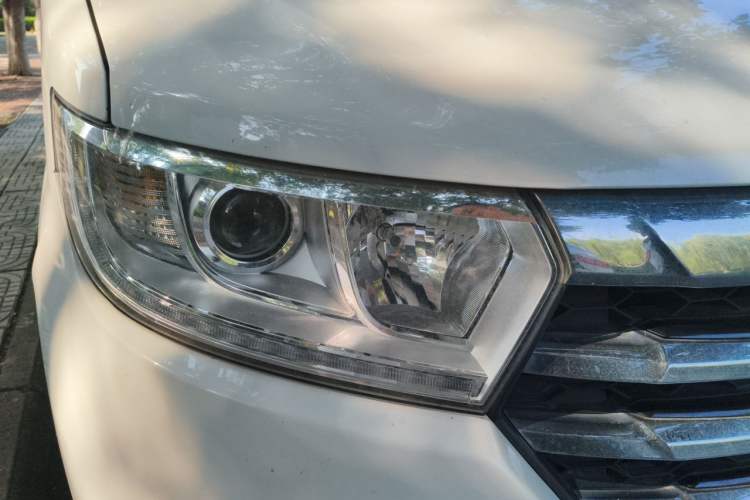 Used JAC Refine M3 2019 PLUS IKEA Edition 1.8L Luxury Model Right Front Headlight