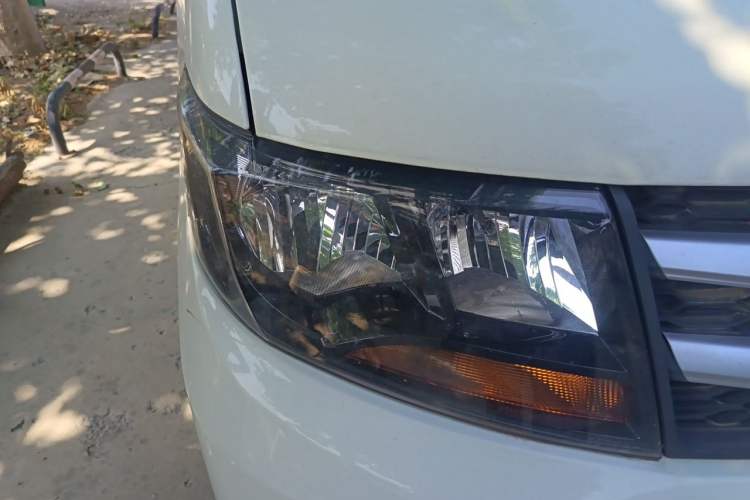 Used JAC Refine M3 2019 Creator Edition 1.8L Luxury Model Right Front Headlight