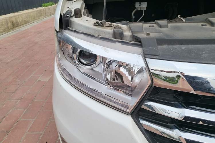 Used JAC Refine M3 2019 IKEA Edition 1.8L Luxury Smart Model Right Front Headlight