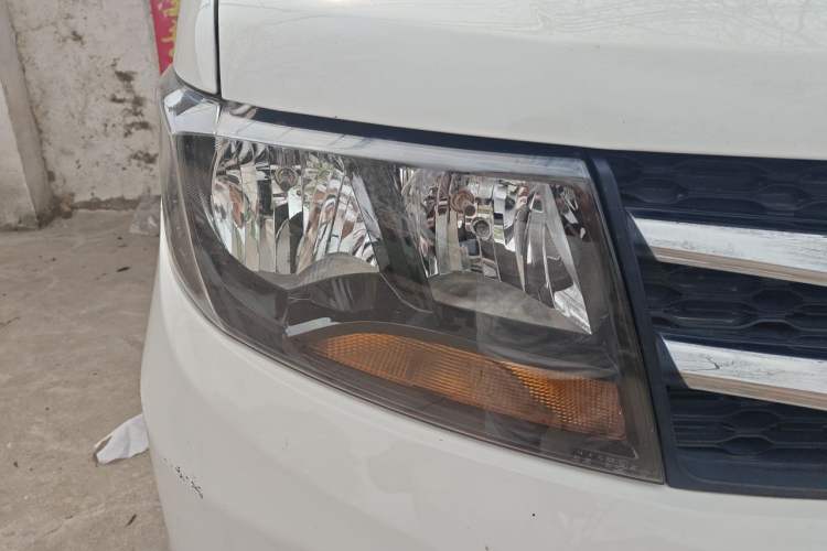 Used JAC Refine M3 2019 Creator Edition 1.8L Luxury Smart Version Right Front Headlight